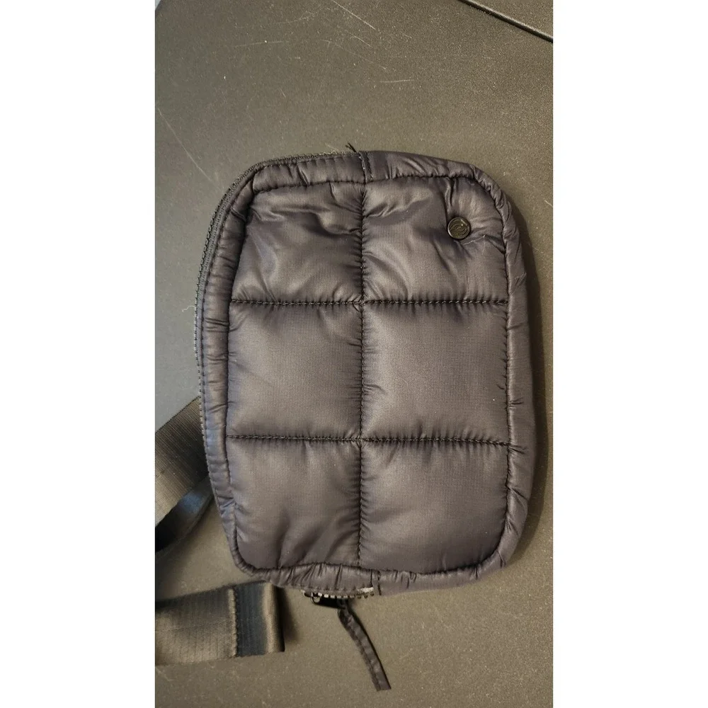 Apana studio to street Quilted belt bag‎ black